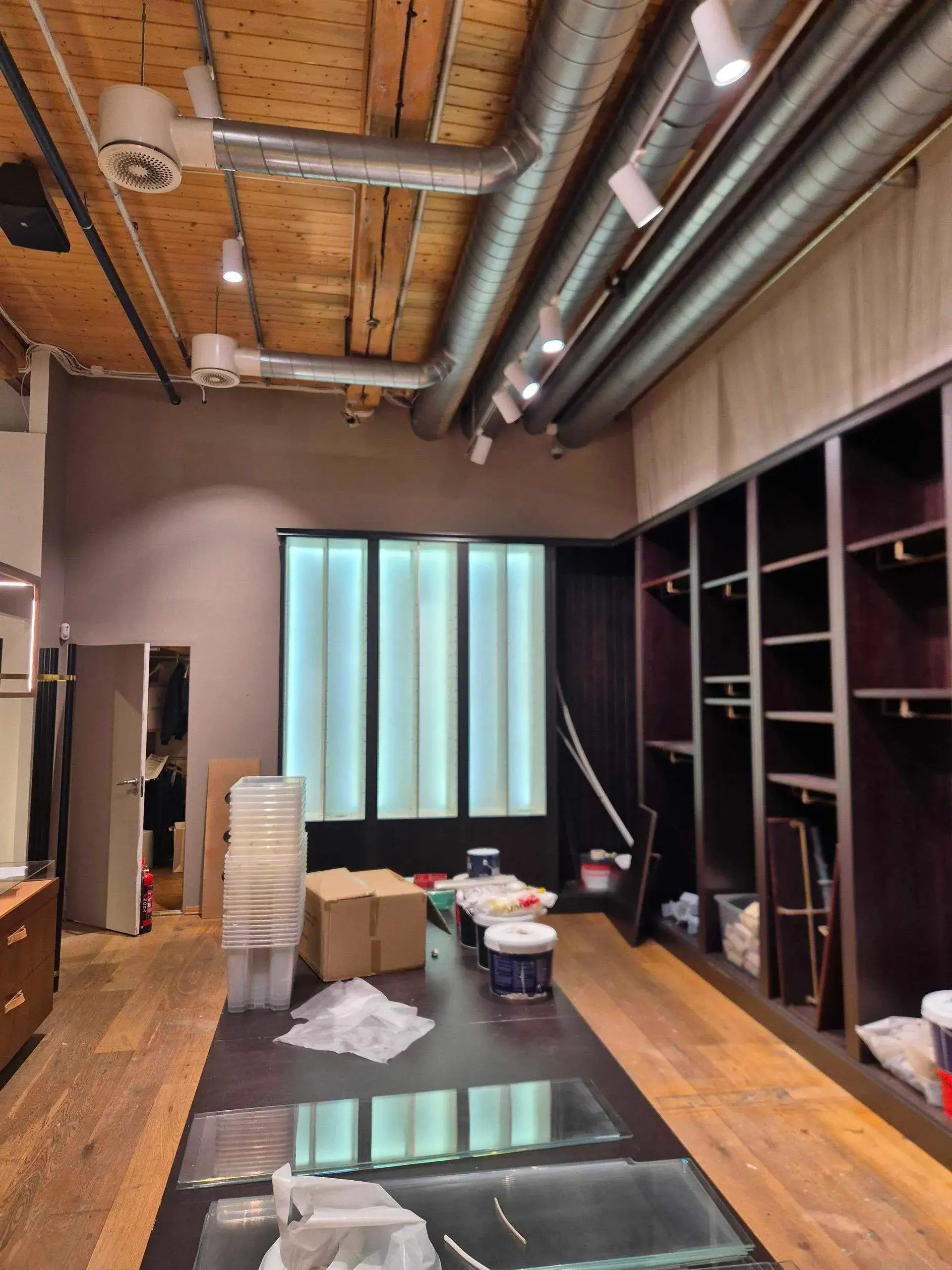 Elektrisk anlegg i restaurant og storkjøkken: Krav og vanlige feil