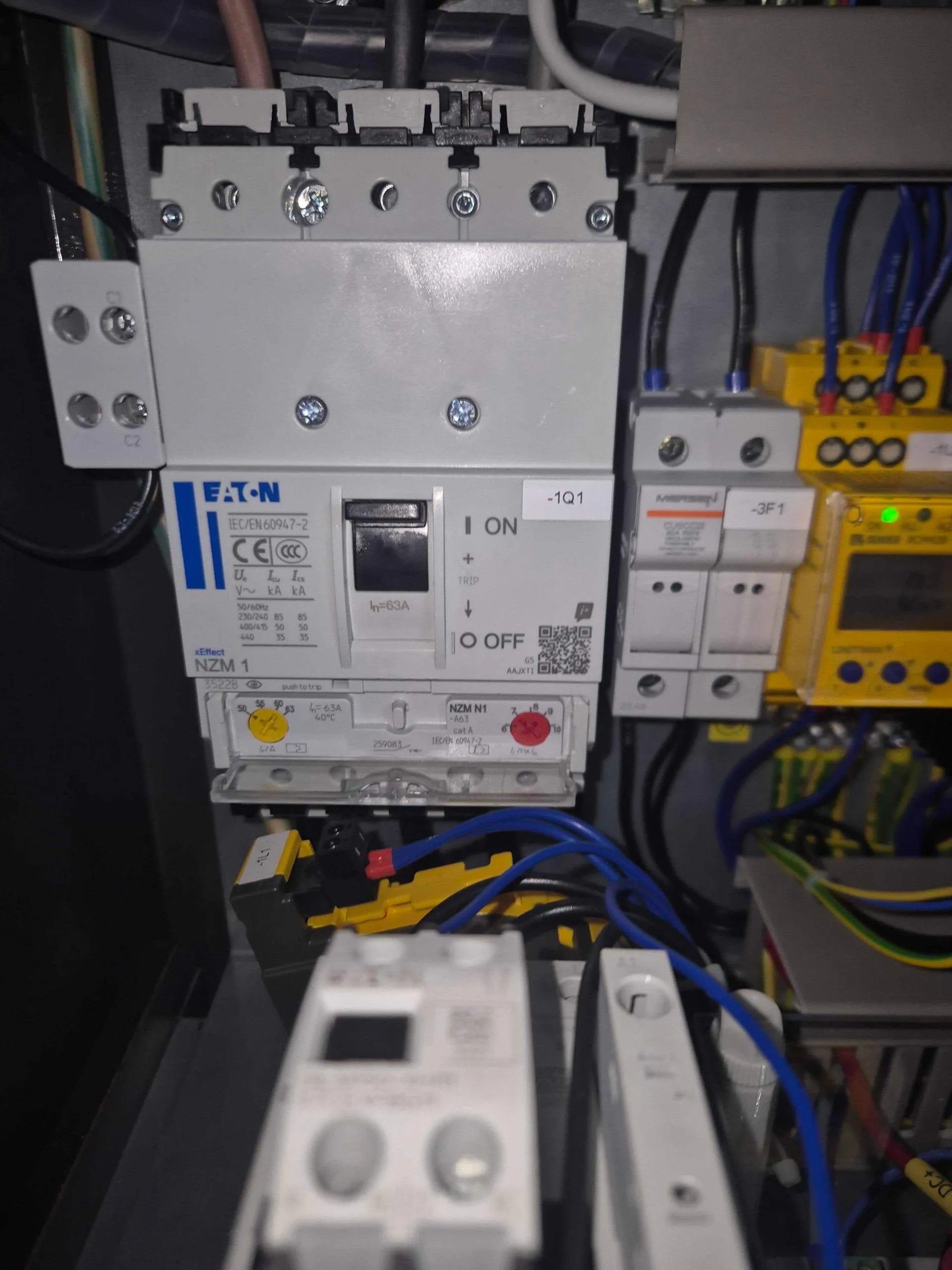 3-fase eller 1-fase elbillader? Komplett guide for hjemmeinstallasjon